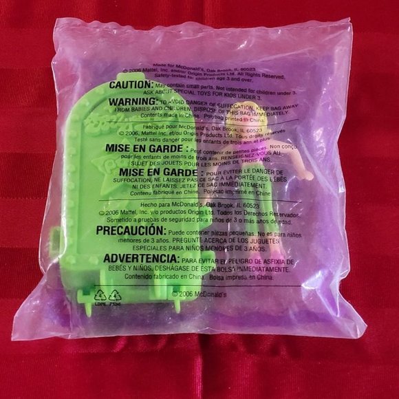 2006 POLLY WORLD, POLLY DRESSING ROOM TOY, MINT IN THE PACKAGE!!! - Picture 3 of 3